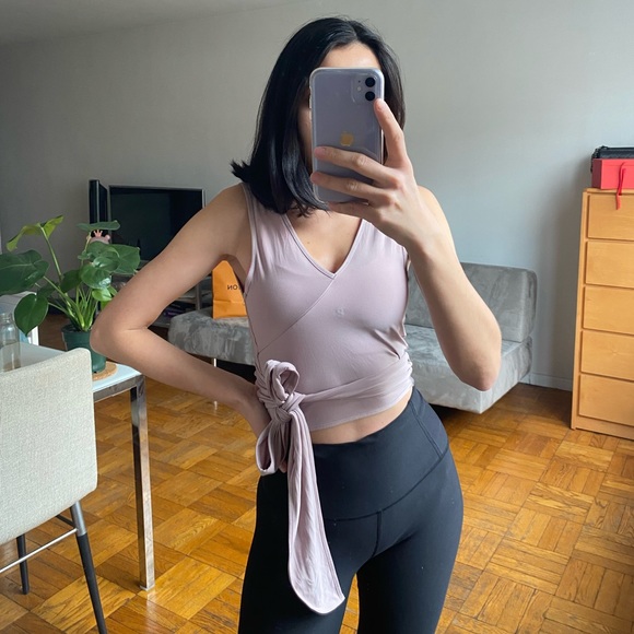 Lululemon twist me up crop top pink mauve - Picture 5 of 10